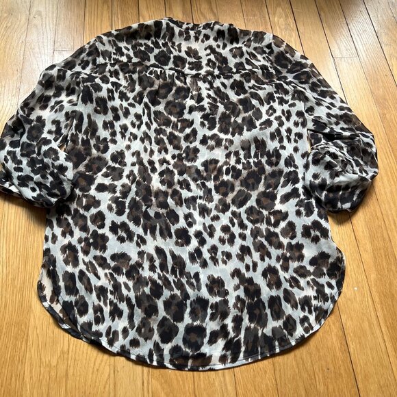 Diane Von Furstenberg Size 2 Leopard Print 100% Silk Chiffon Button-Up Blouse - Picture 9 of 14